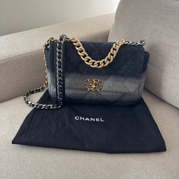 CHANEL 19 Wool Quilted Medium Black Gray Tweed Chain Flap Bag Ombré Wool Handbag - Picture 1 of 16